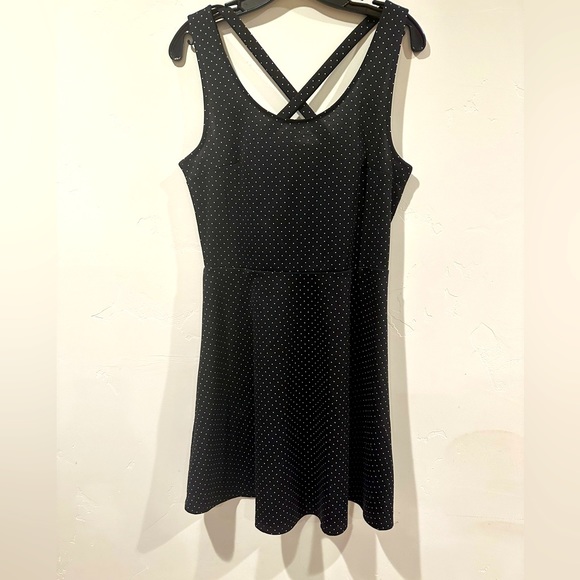 H&M Dresses & Skirts - H&M dress, size M